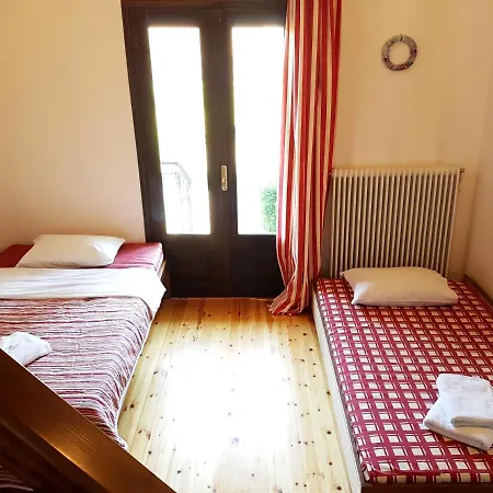 Rinas Valley View Pteria